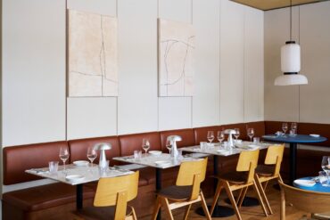 Restaurant Petra på hotellet Petra i Købehavn med kunst av Lise Bang Pedersen.