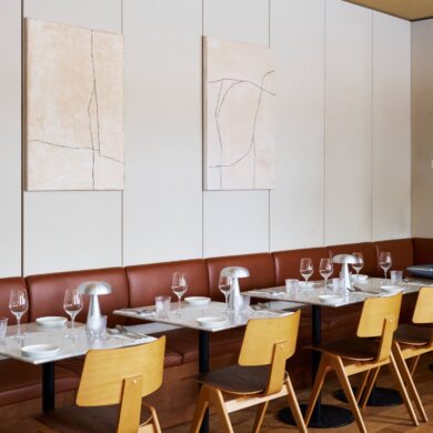 Restaurant Petra på hotellet Petra i Købehavn med kunst av Lise Bang Pedersen.